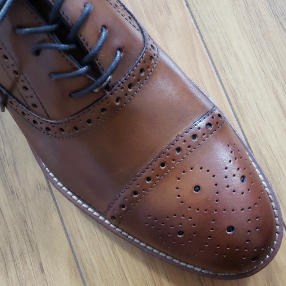 Johnston & Murphy Cap Toe Oxford Shoes - Picture 3 of 8